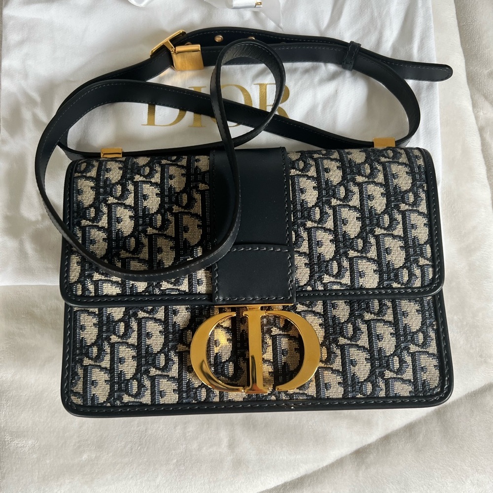 Like New! Dior 30 Montaigne Canvas Crossbody/shoulder bag